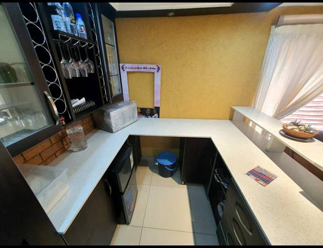 4 BEDROOM HOUSE FOR SALE IN THE ORCHARDS